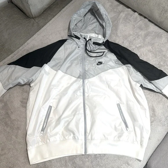 Nike windbreaker - Picture 1 of 3